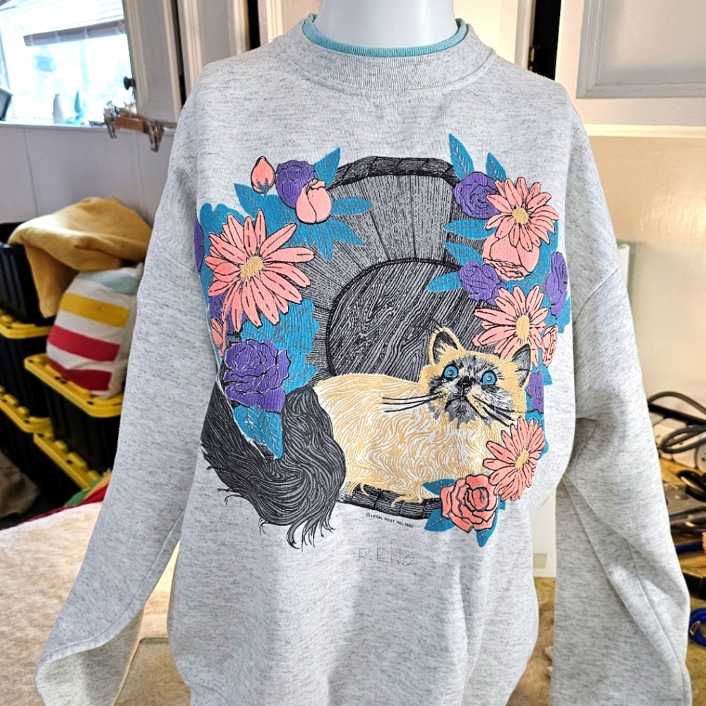 Vintage Sweatshirt with Cat and Floral Design